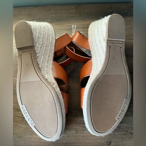 Women’s Old Navy Cognac Wedge Sandals with Ankle Strap. NWT, Size 9. - Picture 4 of 7